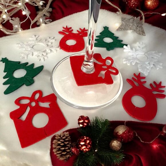 Festive Wine Glass Charms Set - Christmas Drink Decorations for Gatherings - Picture 1 of 5